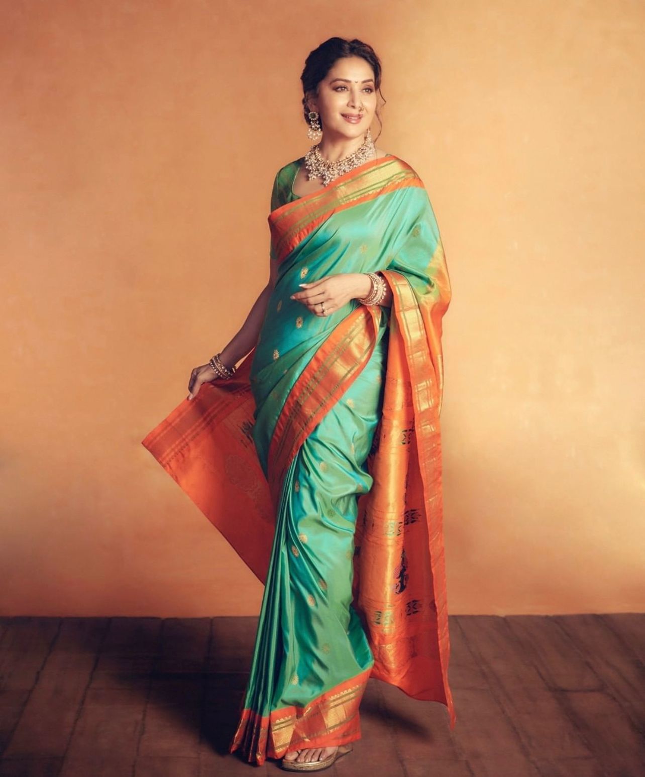 Beautiful Women Wedding and Party Wear Art Silk Jacquard Border Saree With Blouse Piece
